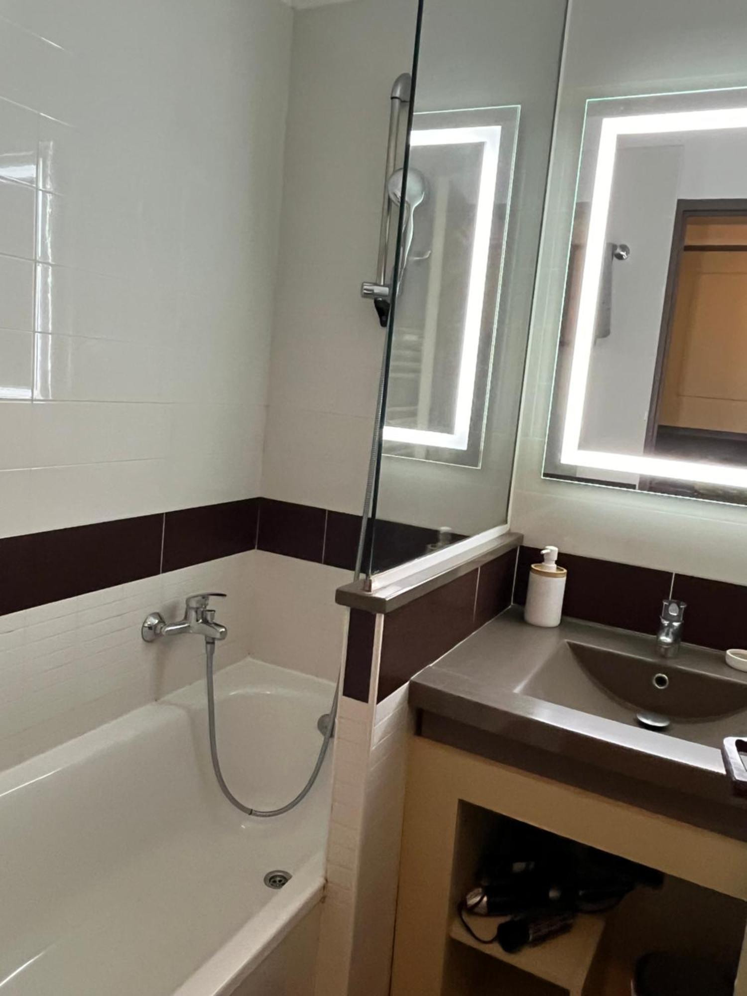 Superbe Appartement Une Chambre Vue Mer Piscine Tennis カンヌ エクステリア 写真